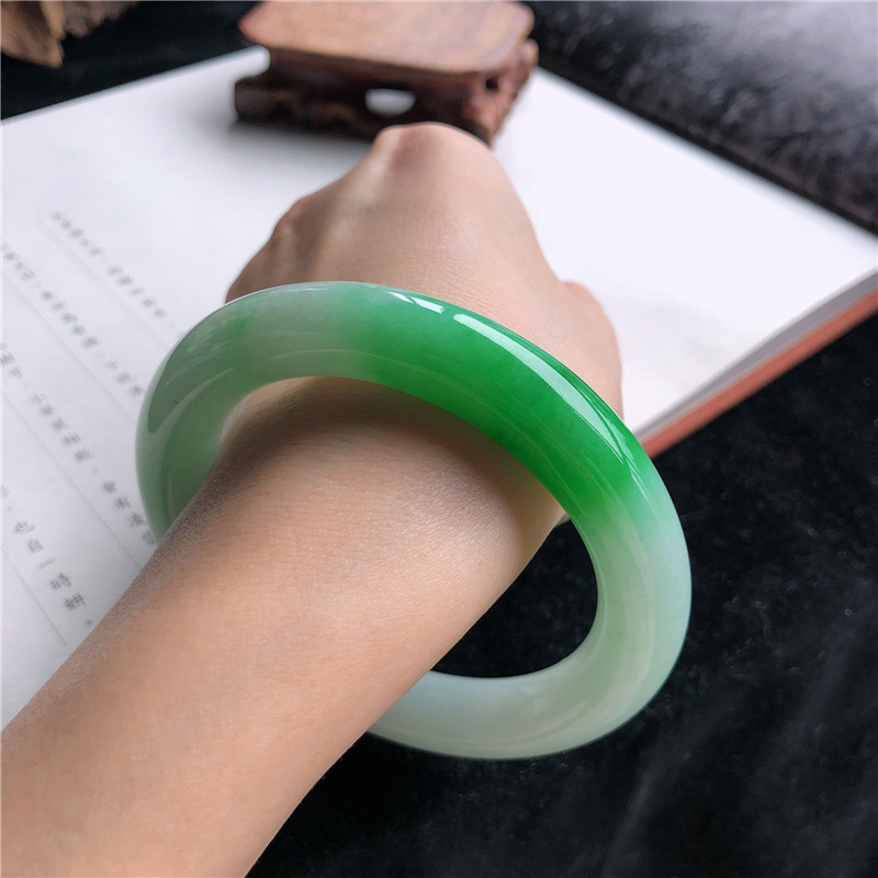 Natural Burmese Jadeite Bracel - Bracelets ulasan dan harga